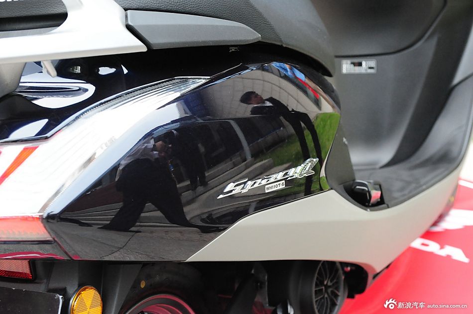 五羊-本田睿御110高清实拍_41418227_汽车图