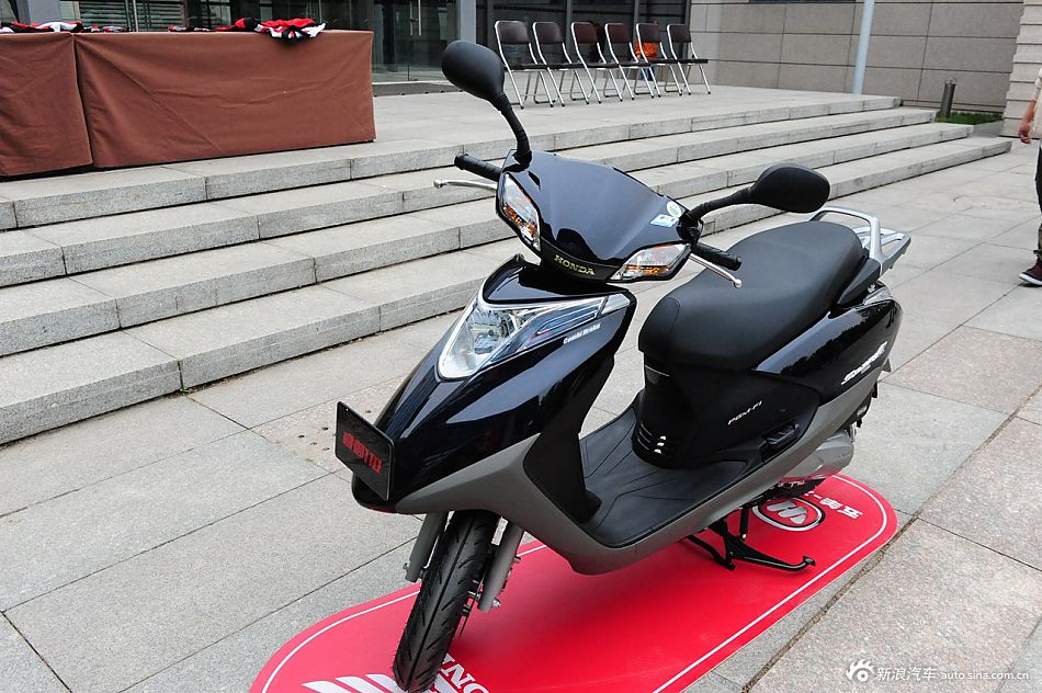 五羊-本田睿御110高清实拍_41418235_汽车图