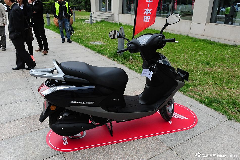 五羊-本田睿御110高清实拍_41418239_汽车图