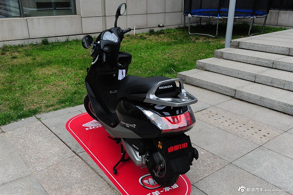 五羊-本田睿御110高清实拍_41418243_汽车图