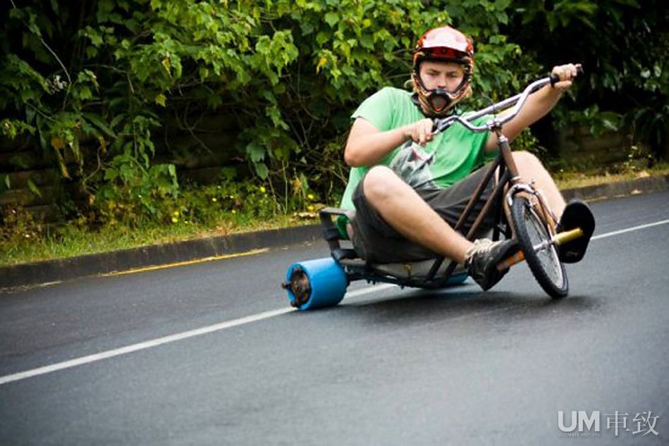 漂移如此简单三轮自行车下山漂移运动