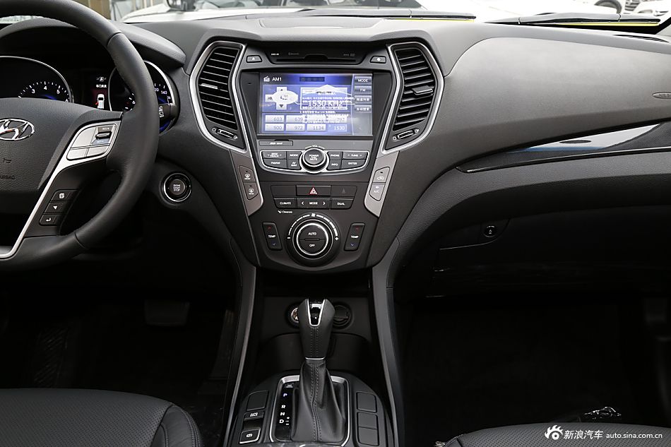 2015款全新胜达2.0T自动四驱智能型 5座