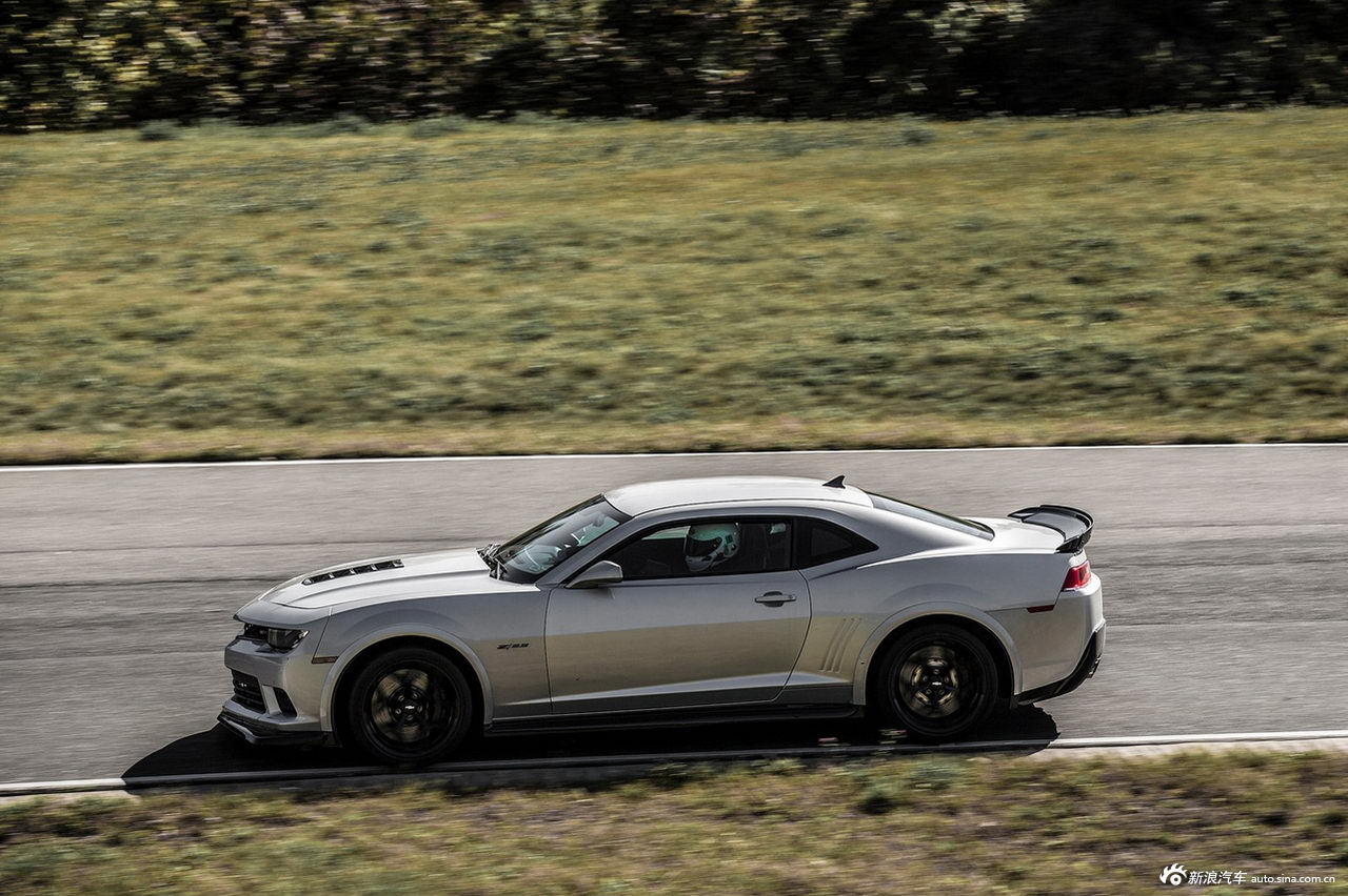 2014款科迈罗z28官方图