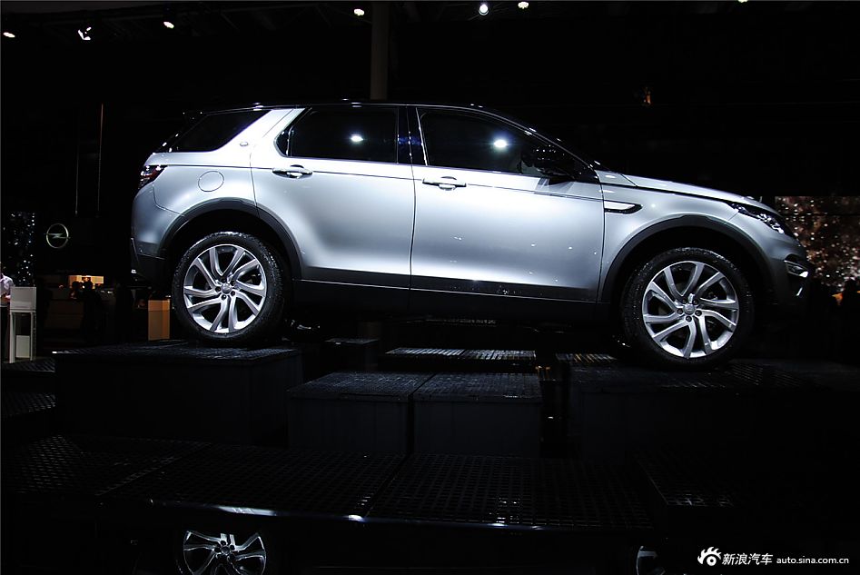 路虎发现神行巴黎车展实拍