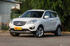 都市小鲜肉 实拍长安CS35和中华V3