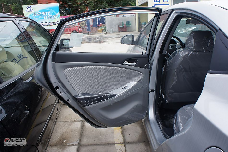 2010款北京现代瑞纳到店实拍_瑞纳图片9348
