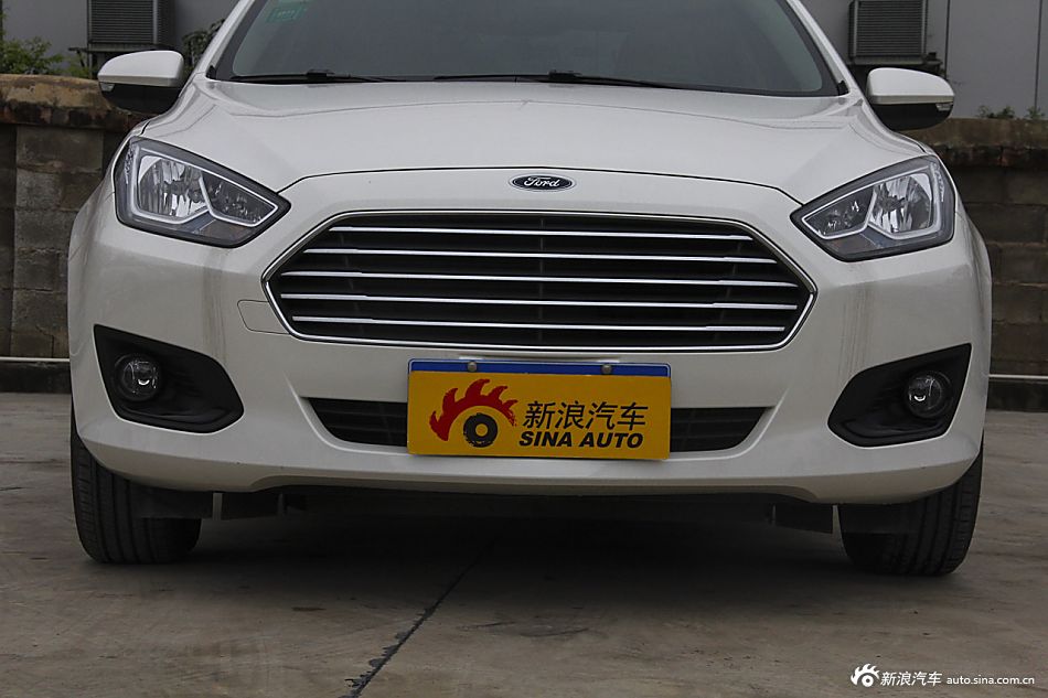 2015款福睿斯1.5L手动舒适型