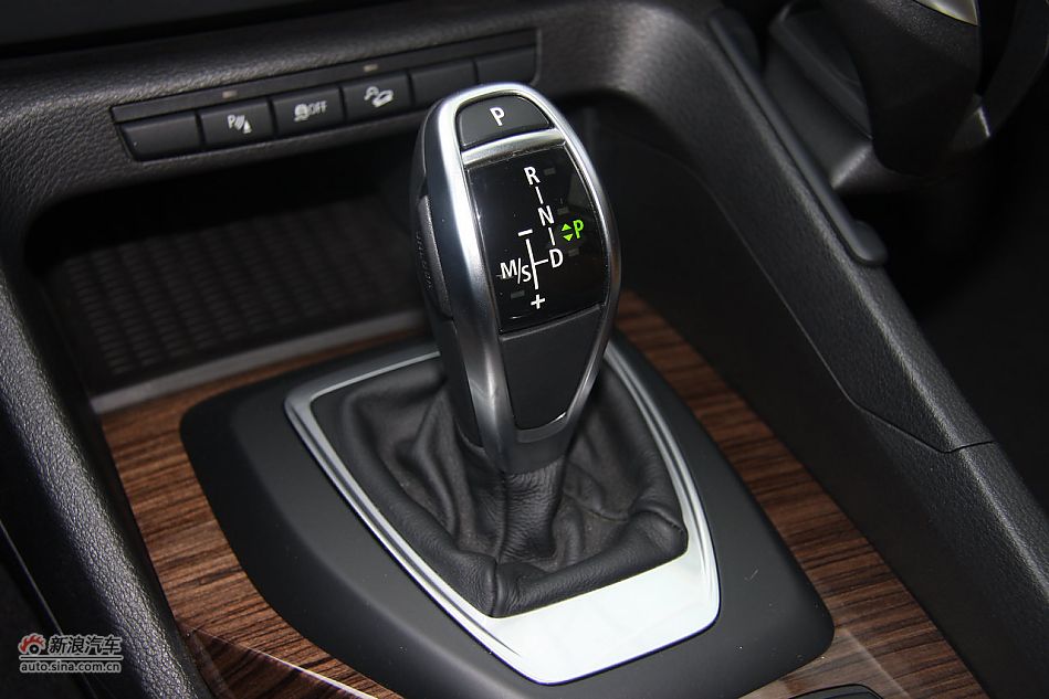 2012款华晨宝马X1到店实拍_宝马X1内饰功能