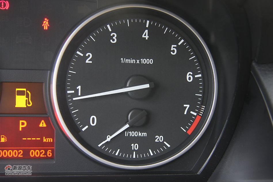 2012款华晨宝马X1到店实拍_宝马X1内饰功能