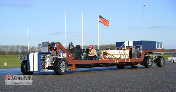 拥有16个鸥翼车门的超级巴士_13778446_汽车