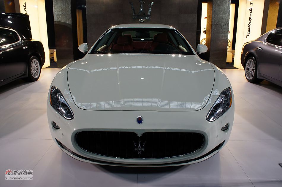 2011昆明国际车展豪车图集_10218453_汽车图