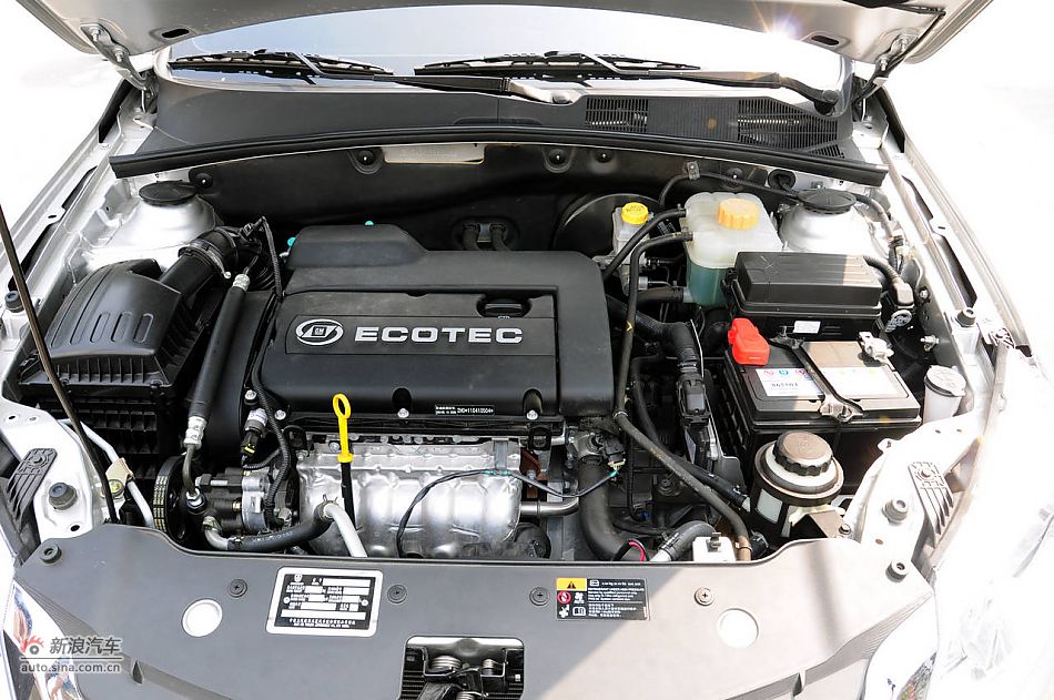 宝骏630实拍_宝骏630引擎底盘图片7038500_