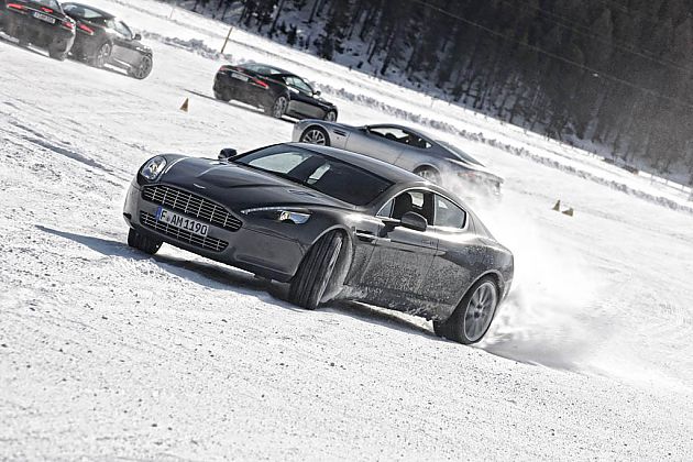 驾驭冰雪 体验阿斯顿·马丁冬季驾驶