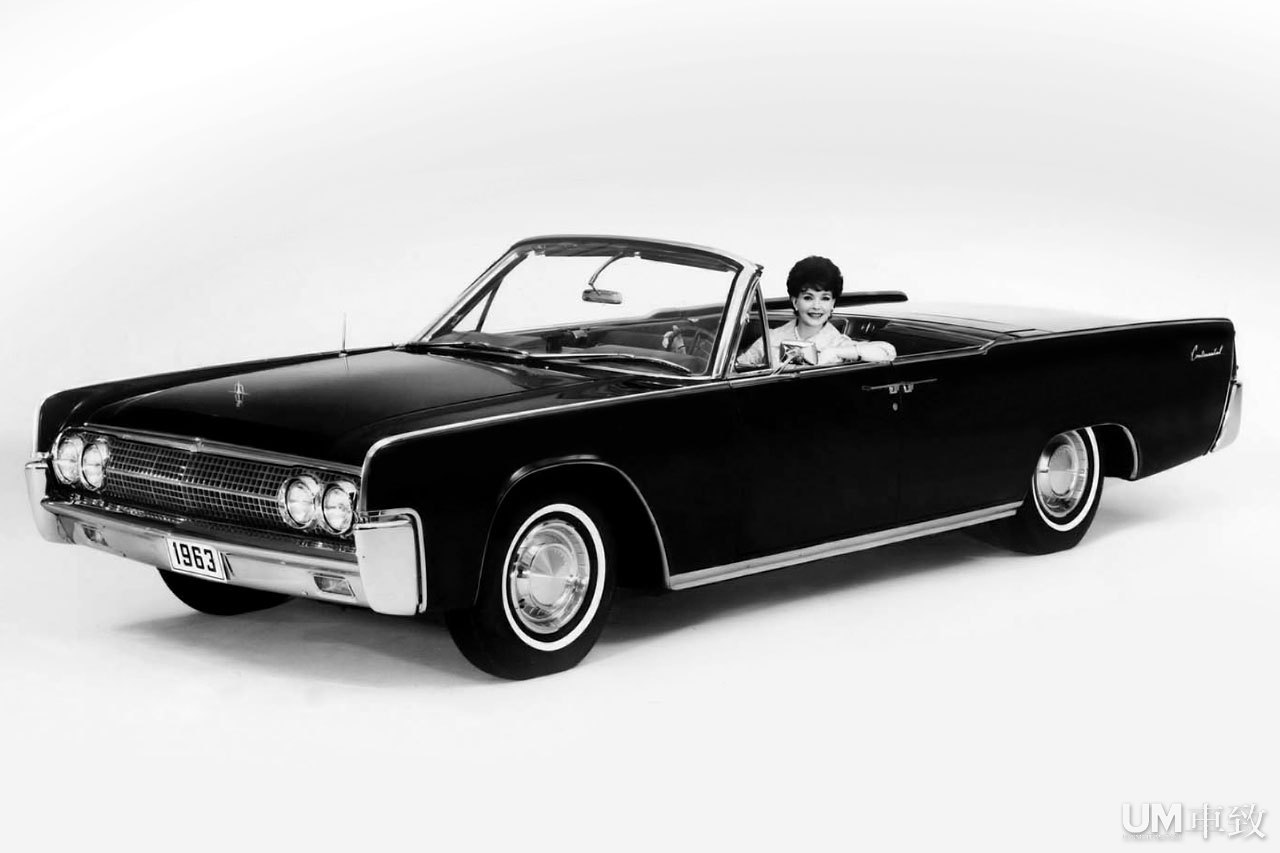 1963年林肯大陆敞篷车7.7万美金拍卖