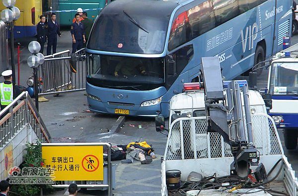 深圳汽车站大巴失控冲撞人群致5死5伤
