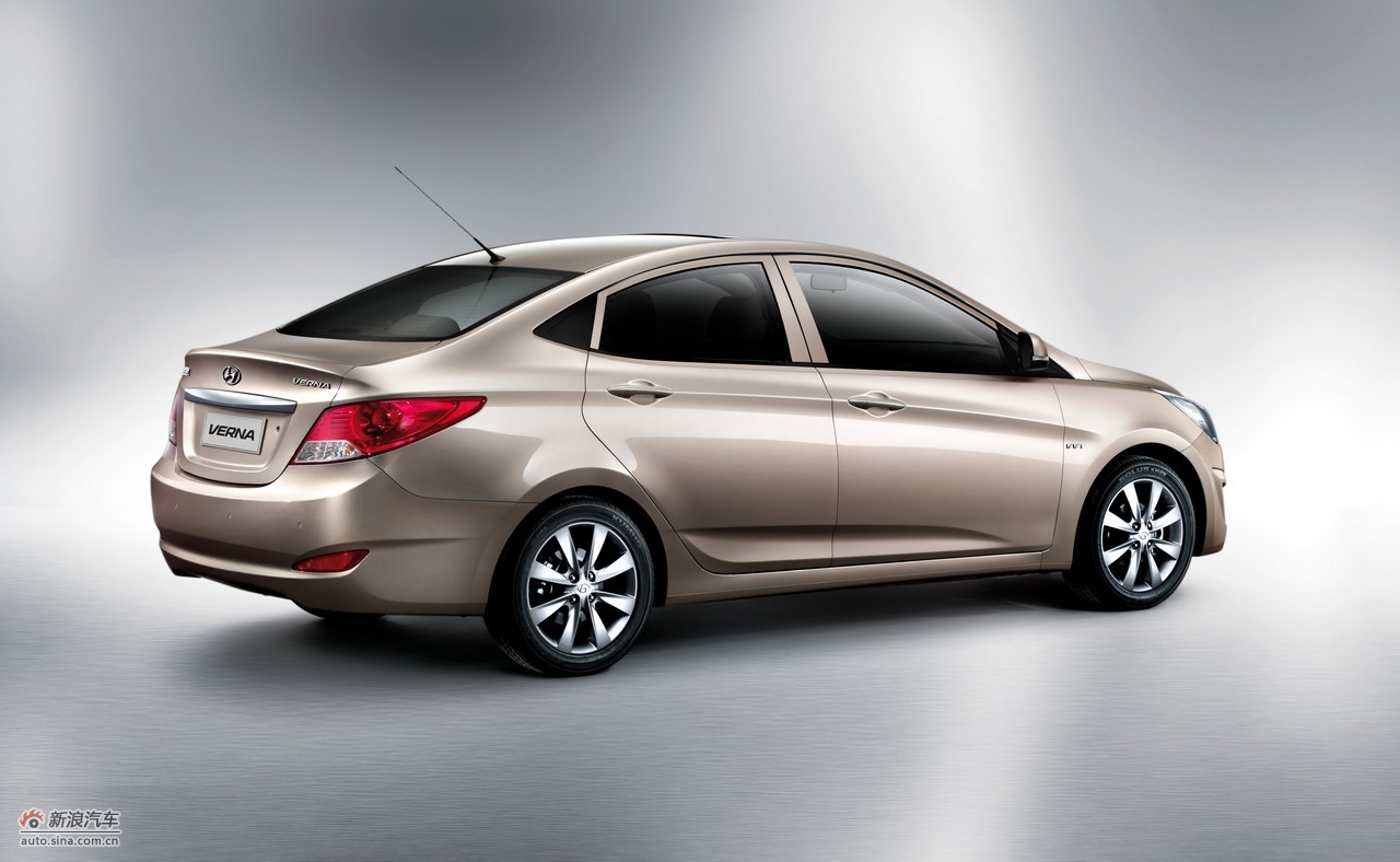 北京现代瑞纳-香槟金