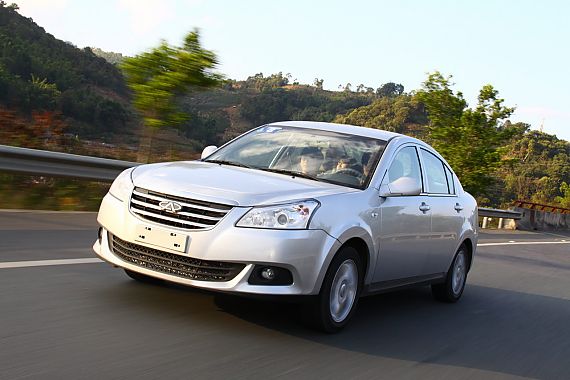 奇瑞E5自动挡与2012款QQ重庆联袂上市