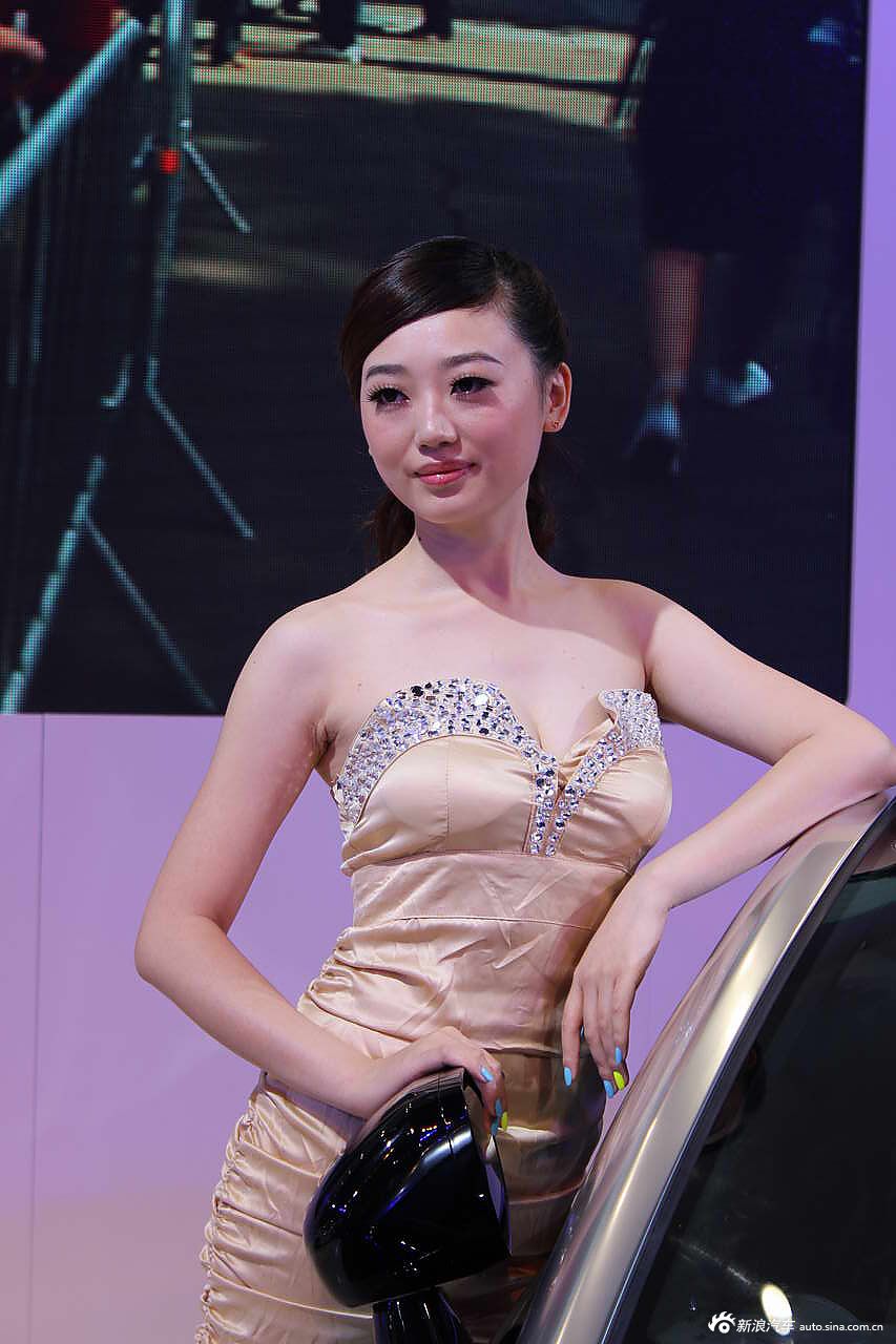 2013成都车展模特高清组图:邻家小妹