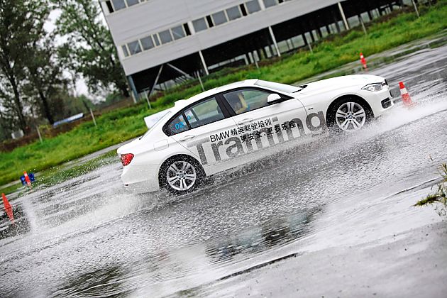 学“驾” 享“驭” 2013 BMW驾驶培训纵览