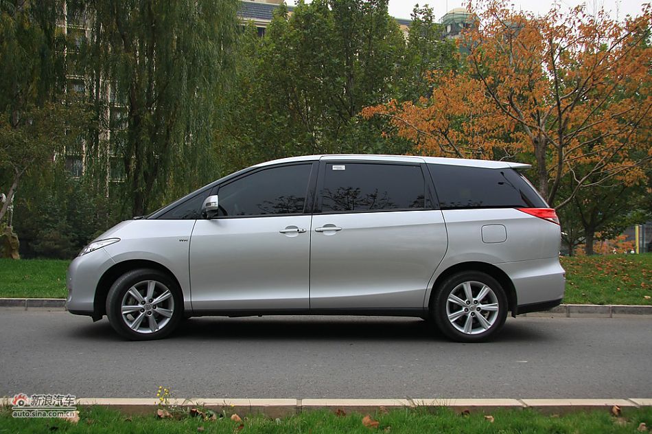 新普瑞维亚2.4at七座豪华版_普瑞维亚外观图片