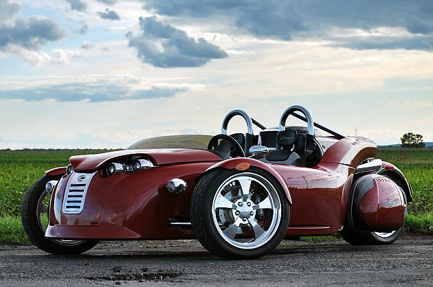 一半哈雷一半Hot Rod 试驾Campagna V13R 