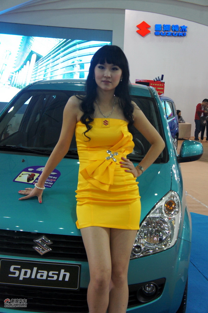 2011南昌车展现场模特图