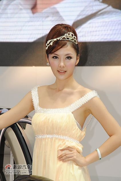 2010南宁车展美女模特图