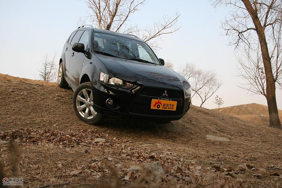 三菱欧蓝德EX劲界2.0运动版四驱体验_欧蓝德