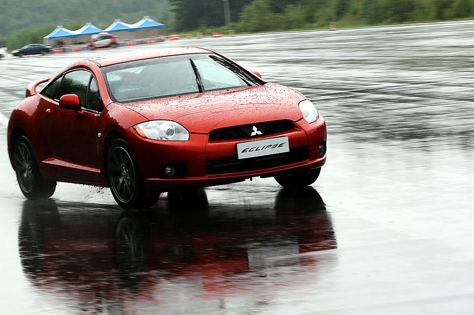 三菱Eclipse日蚀_伊柯丽斯图片8942_汽车图库_新浪汽车_新浪网