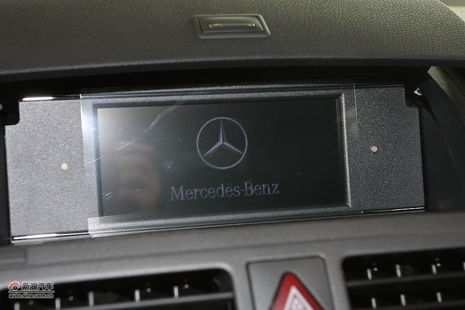 2010款奔驰C200 CGI_奔驰C级内饰功能图片2