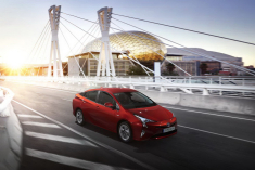 2016款丰田普锐斯官图