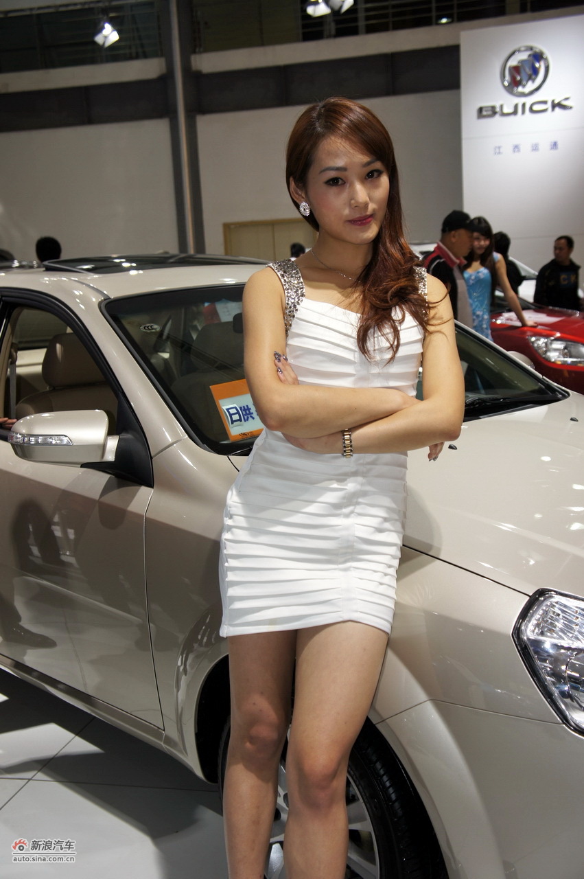 2011南昌车展现场模特图