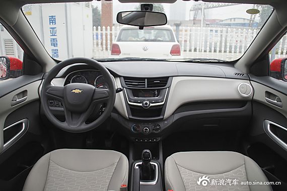 2015款赛欧1.5L手动理想版(天窗) 2015款赛欧1.5L手动理想版(天窗)