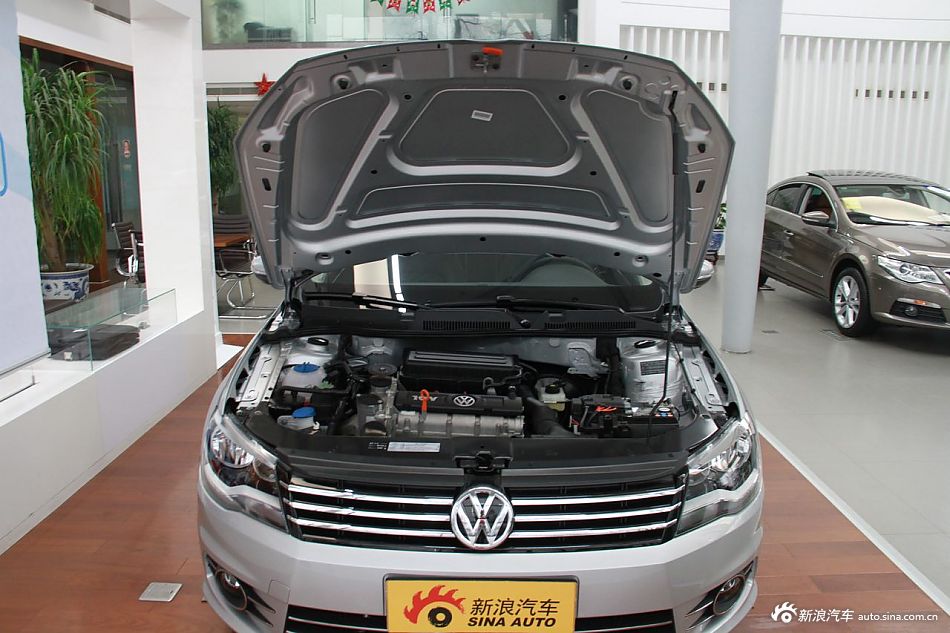 2013款新宝来到店实拍_新宝来底盘图片2249