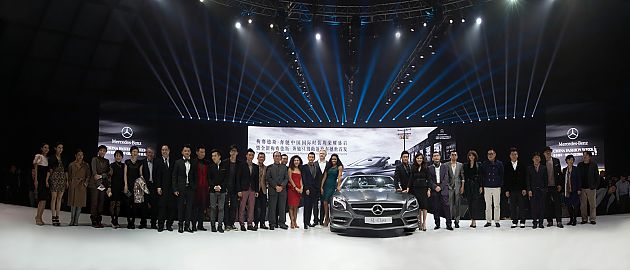 全新SL敞篷跑车中国国际时装周首发