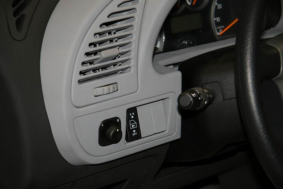 华普海迅三厢内饰_海迅内饰图片_汽车图库