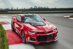 649马力/10AT 雪佛兰新科迈罗ZL1官图