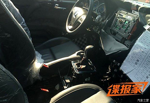 长安中型SUV CS95谍照