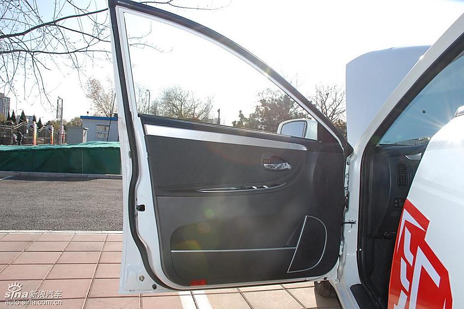 海马3和欢动外观图片对比哪个好_海马3和欢动