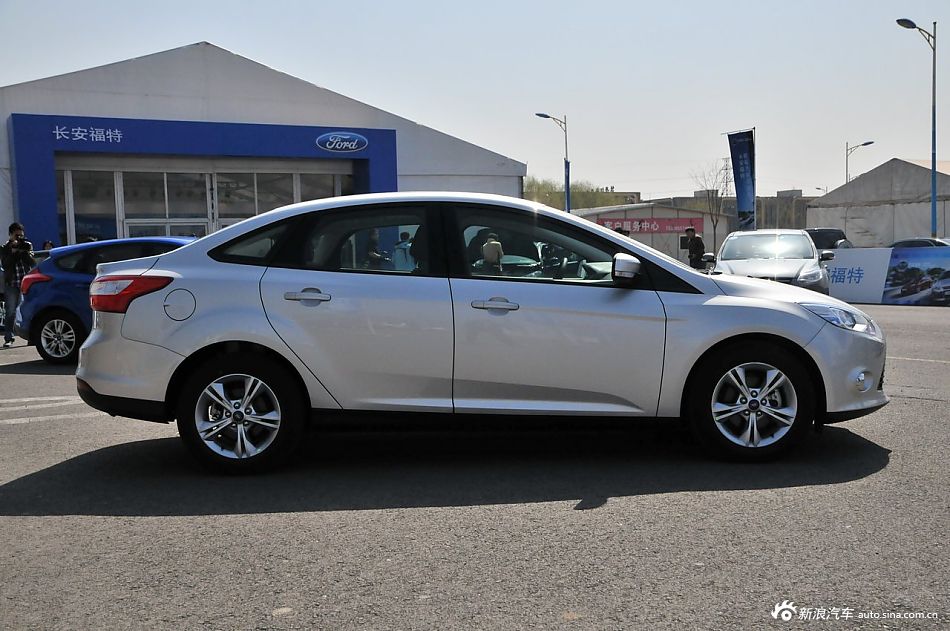 2012款福特新福克斯_福克斯外观图片149393