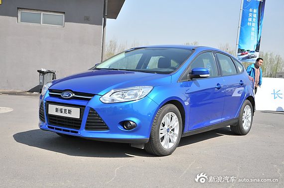 新福克斯登陆北京 老款优惠增至1.5万