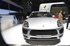 干爹礼物新选择 50万保时捷Macan开售