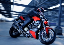 真正的街头霸王 Ducati Streetfigther