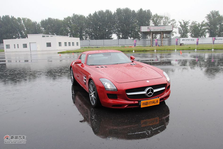 2011中国进口汽车风云榜名车品鉴会现场图片