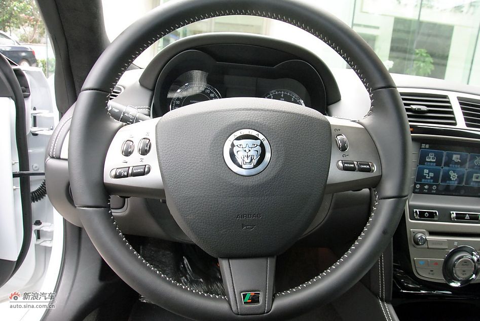 2009款全新捷豹XKR双门跑车_捷豹XK内饰功