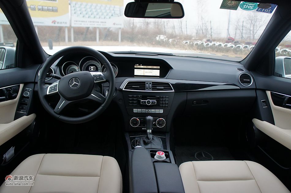 2011款奔驰C300_奔驰C级图片11259581_汽车图库_新浪汽车_新浪网