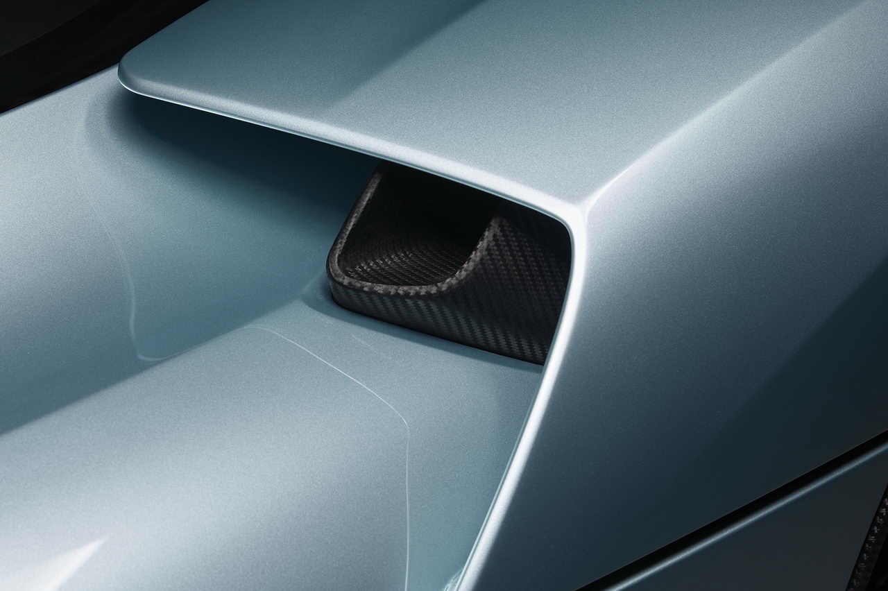 自主发布最快电动超跑 特斯拉直接被干掉