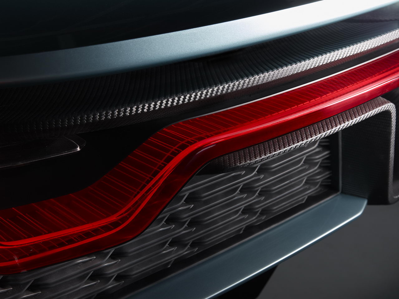 自主发布最快电动超跑 特斯拉直接被干掉