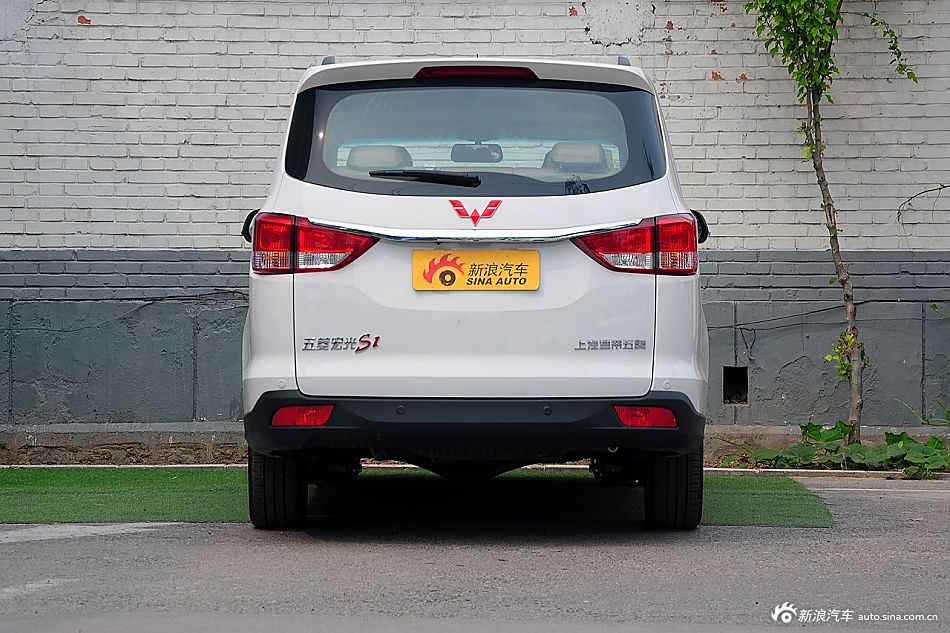 微车升级 抢先实拍新款五菱宏光S1