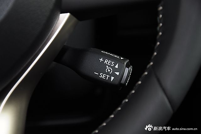 2015款雷克萨斯ES200舒适型